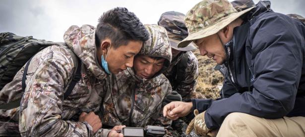 JJB-齐鲁雪豹队鏖战三湘暴熊队，棒球常规赛爆冷，转换速度占优。反击锐度十足(雪豹追岩羊坠崖惊险画面)