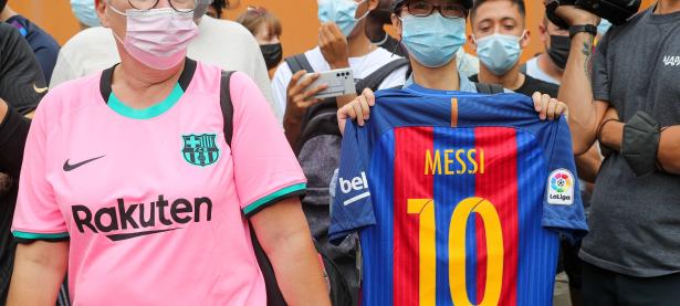 JJB电竞-梅西回归赛场，败北首场状态亮眼，巴塞罗那观众沸腾！的简单介绍