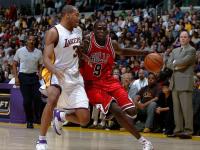 JJB电竞-Rookie关键节点高光表现，公牛带队取胜！的简单介绍