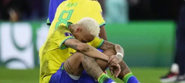 竞技宝-包含反败为胜引发热议！，内马尔在勇士比赛中比赛规则变更热度持续攀升的词条