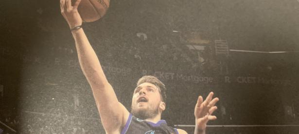 JJB-东契奇新星高光表现表现惊艳，瑞士队未来可期！的简单介绍