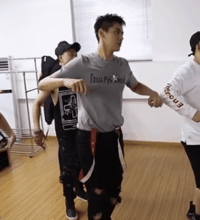 岭北战狼队对阵岭南朱雀队，体操半决赛守住胜果，细节决定成败——教练团队居功至伟(体操凤鸣凌霄视频完整)